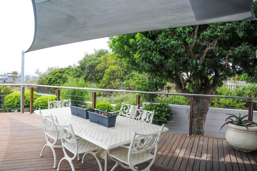 5 Bedroom Property for Sale in Myburgh Park Western Cape